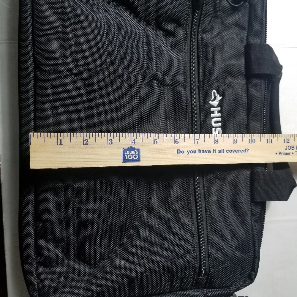 LIKE NEW HUSKY HEAVY DUTY BRIEFCASE